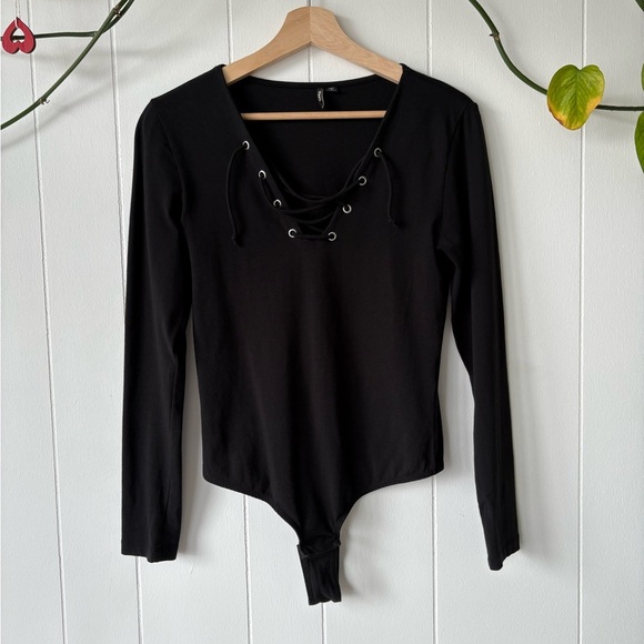 Black Lace-Up Bodysuit | Medium - Picture 2 of 5